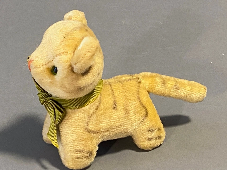 Sweet Vintage Miniature Stuffed Tabby Cat Mohair Glass Eyes Toy Animal Kitten - Image 3 of 4