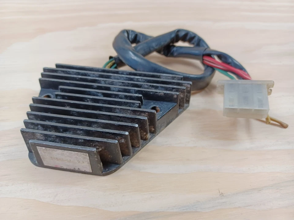 ♻️D♻️ HONDA VF750 MAGNA RECTIFIER VOLTAGE REGULATOR SH543-12 - Image 3 of 4