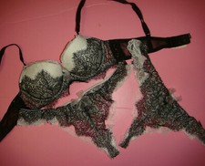 Victoria's Secret 32A BRA SET S thong White black chantilly lace DREAM ANGELS