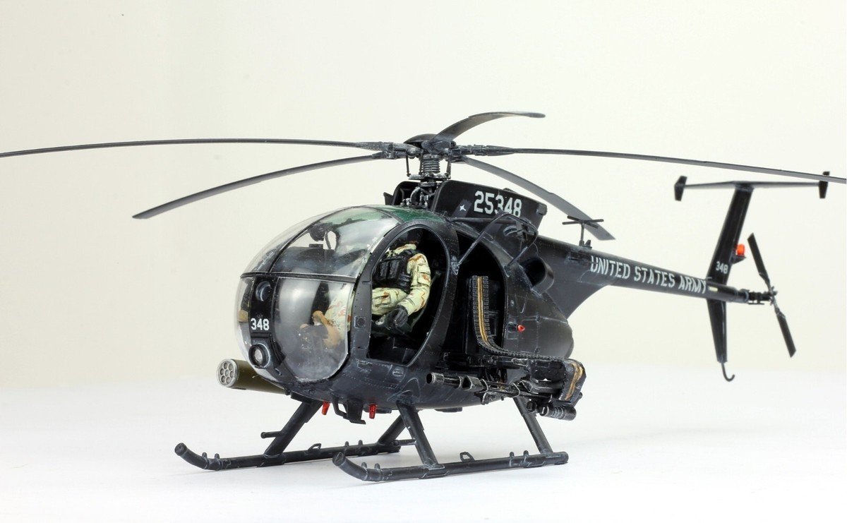 AH-6J/MH-6J 1/35フィギュア6体➕ AH-6J/MH-6J セット AH-6J/MH-6J リトルバード w/フィギュア | 株式会社 ハセガワ