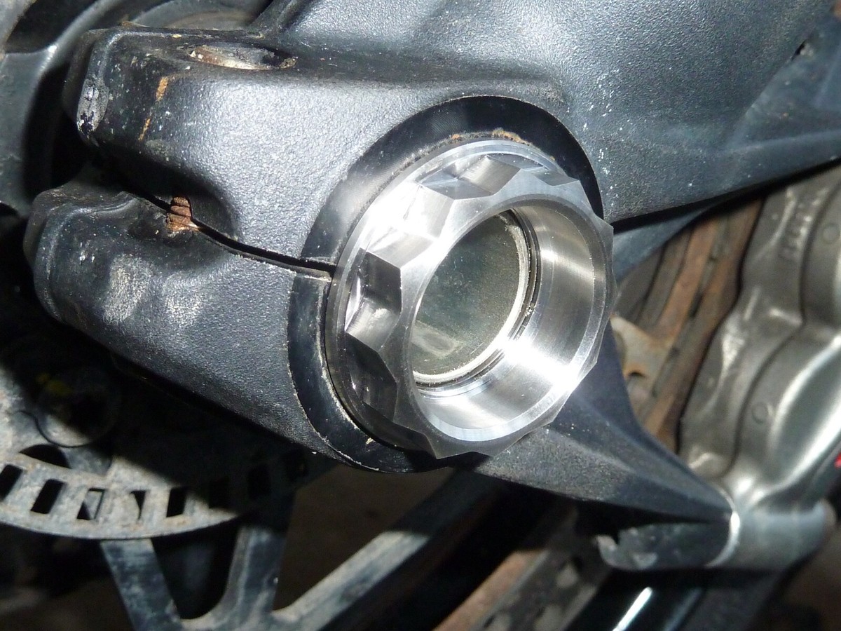 DUCATI 1098 S TRICOLOR TITANIUM FRON WHEEL AXLE BI HEX FLANGED NUT