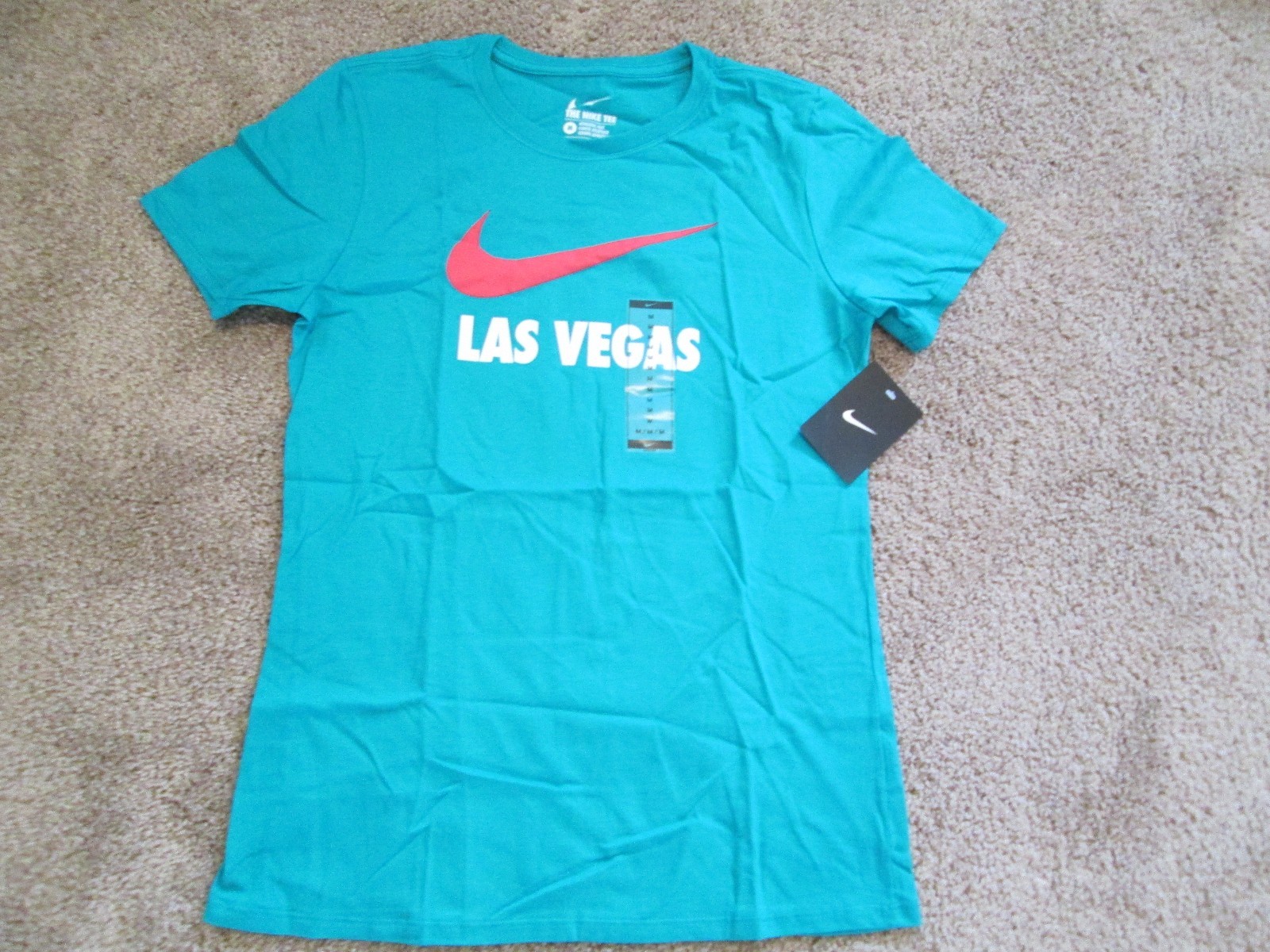 NEW Womens NIKE Graphic Tee \