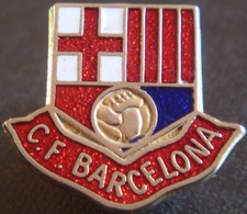 C.F BARCLONA Vintage club crest type badge Brooch pin In gilt 23mm x 21mm