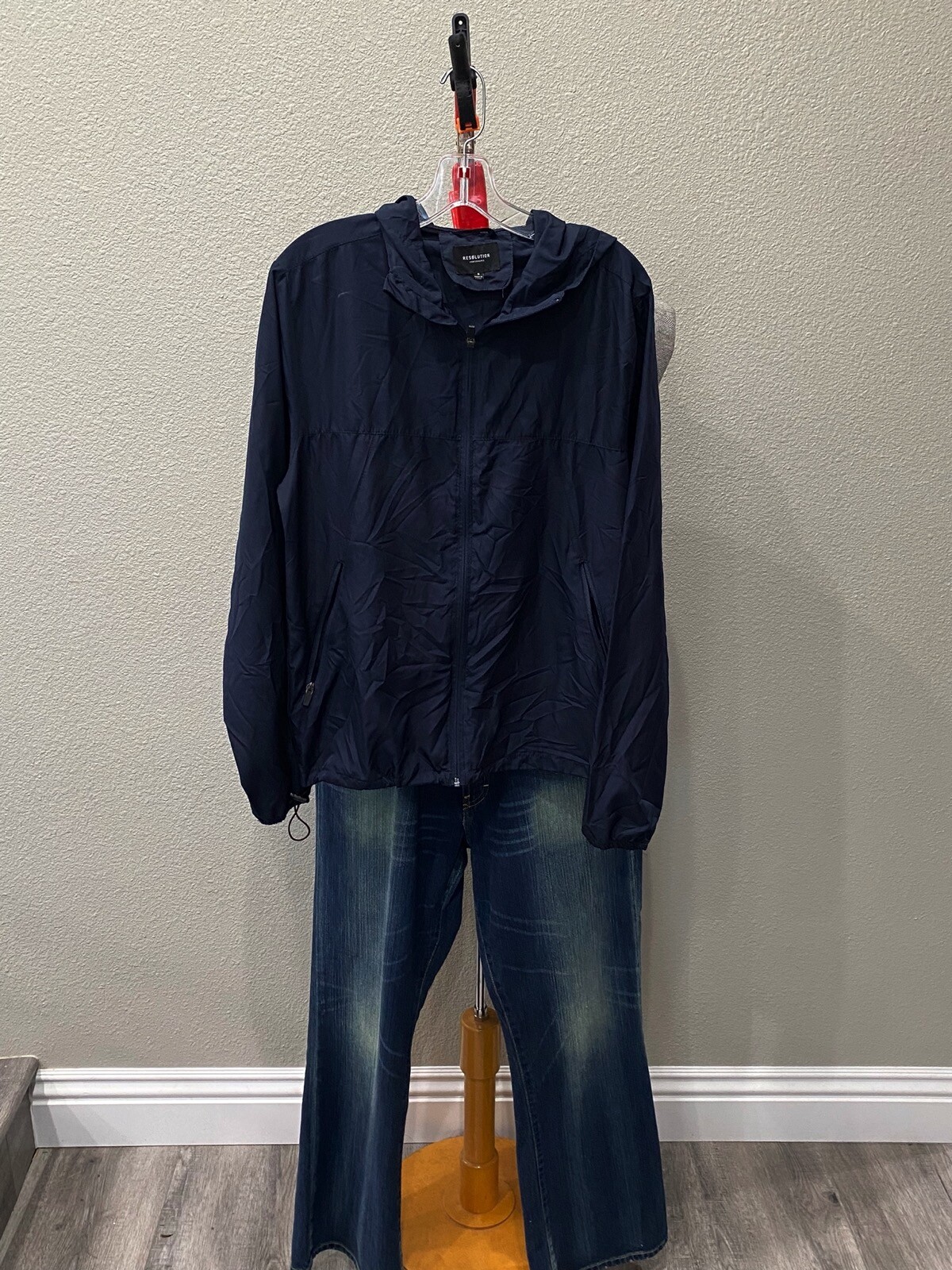 Resolution Performance Zippered Track SWEATER Lar… - image 1