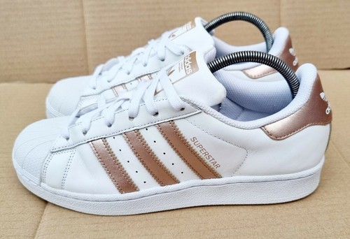 chain Instrument Leonardoda GORGEOUS ADIDAS SUPERSTAR WHITE & ROSE GOLD TRAINERS SIZE 6 UK EXCELLENT | eBay chain Instrument Leonardoda GORGEOUS ADIDAS SUPERSTAR WHITE & ROSE GOLD TRAINERS SIZE 6 UK EXCELLENT | eBay