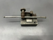 (W) VINTAGE BROWN & SHARPE SURFACE GAGE GAUGE BASE MICRO ADJUST - MADE IN USA
