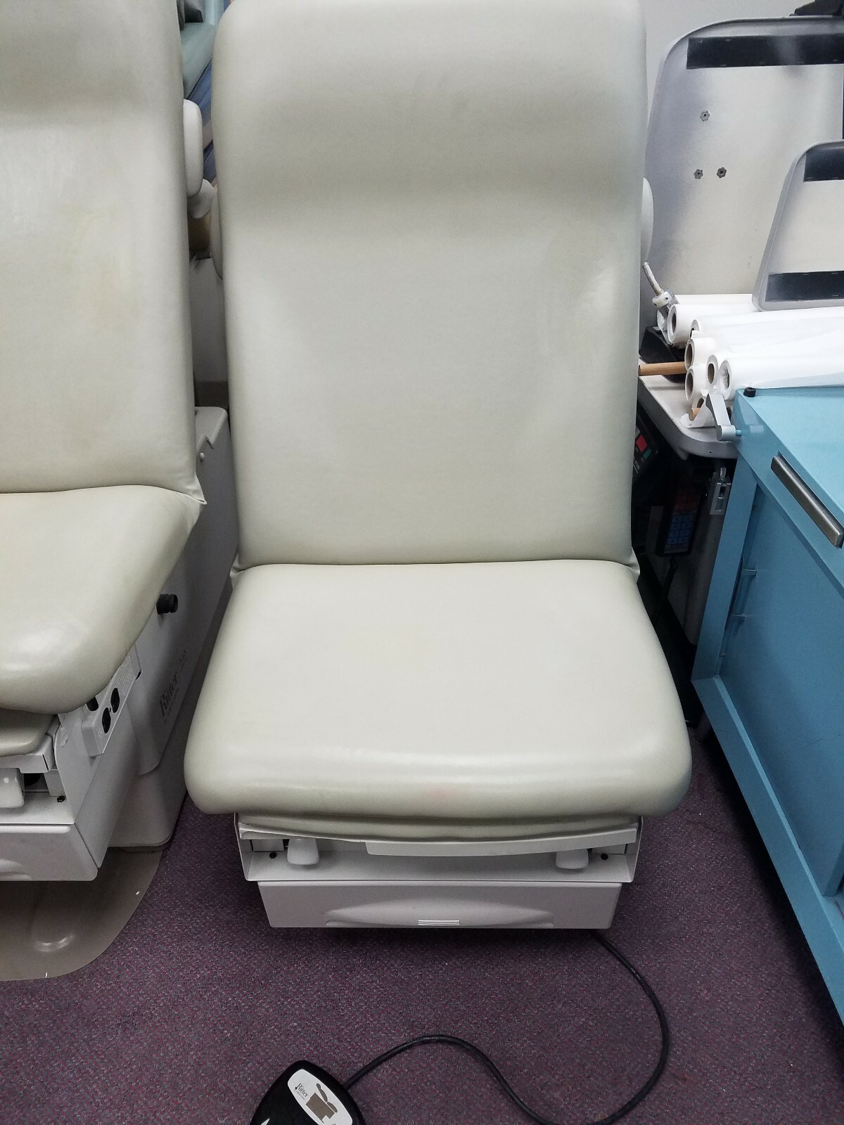 Midmark/Ritter 225 ADA Vertical Rise exam table Beige FREE LOCAL ...