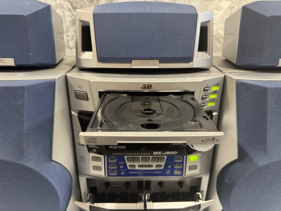 Boombox JVC MX-J800 300w con CD, doble cubierta de cinta, 5 altavoces, control remoto, BT Foto 3 de 4