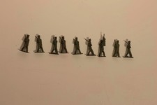 9 Vintage vintage plastic army soldiers