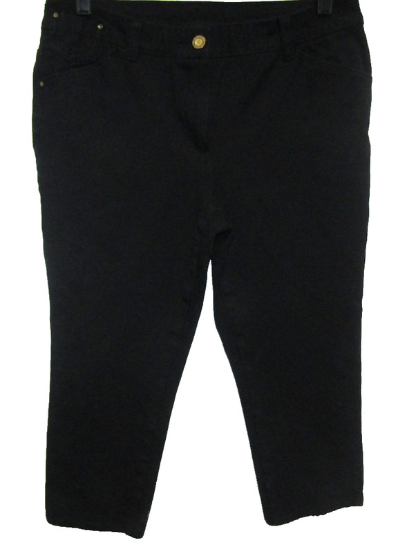 CHICO'S SO SLIMMING BLACK CAPRI CASUAL PANTS CHICO'S SIZE 1 WOMENS 10