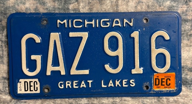 Michigan Great Lakes License Plate December 2007 Tabs - GAZ 916 - 99 cent sale