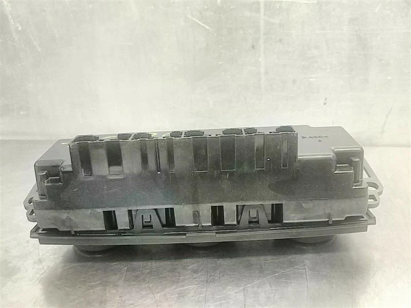 2007-2009 Chevy Silverado 1500 A/C Heater w/o rear defrost w/o heated mir MANUAL - Image 3 of 4