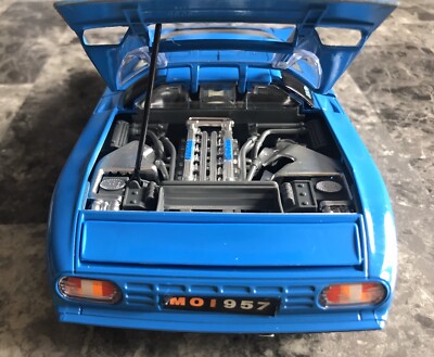 Burago 1/18 Bugatti EB110 1991 – N°3045 – Encore Emballé – France
