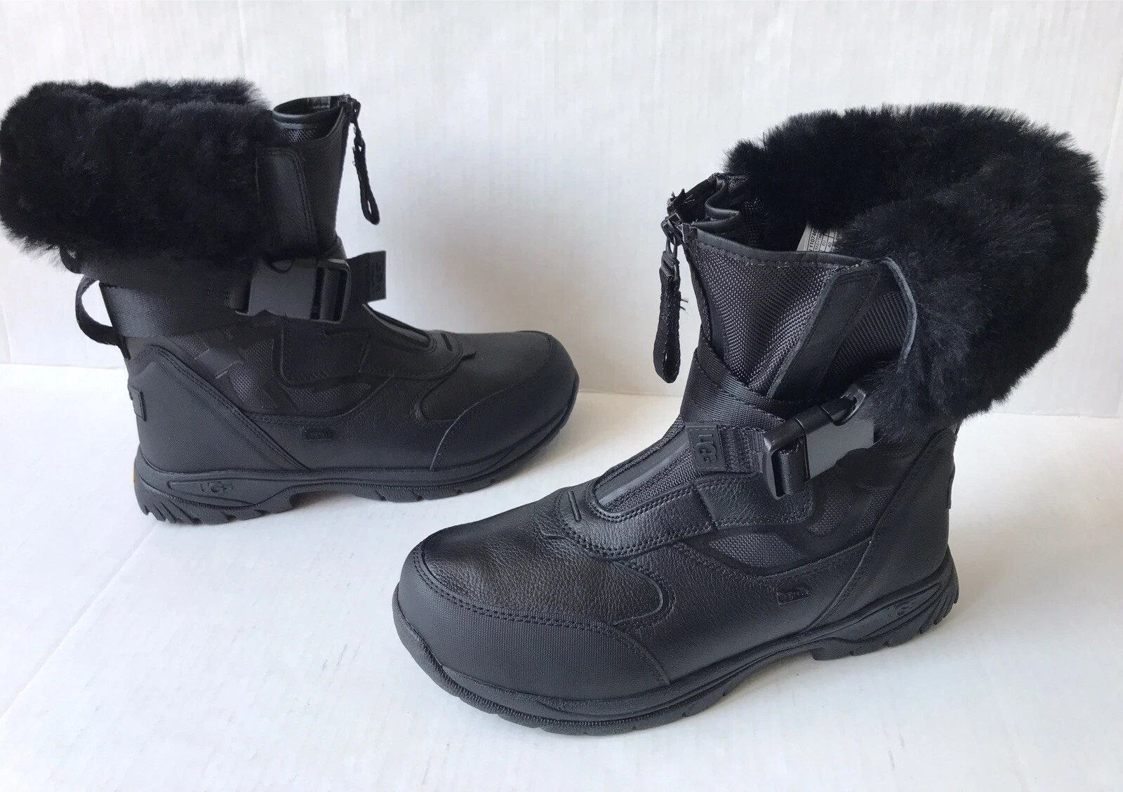 UGG Australia Men's Tahoe Black Leather Boots Waterproof Sheepskin. Size 7