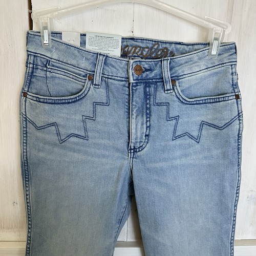 Wrangler Retro Embroidered High Rise Trumpet Flare Jeans Light Wash Sz 26 x 30 - Picture 7 of 13
