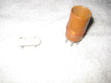 Millen 5-pin bakelite coil form & Millen FT-243 ceramic FT-243 socket 33002