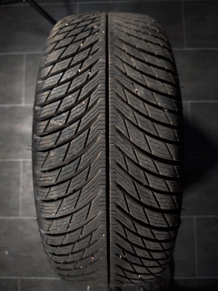 1 Winterreifen 235/40R18 Mercedes  CLA-Klasse W118 18" Alufelge Komplettrad - Bild 2 von 2