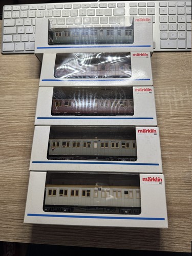 Voiture De Tourisme Märklin 4211 – Époque III – 1:87 (H0) – Courant Alternatif – Occasion