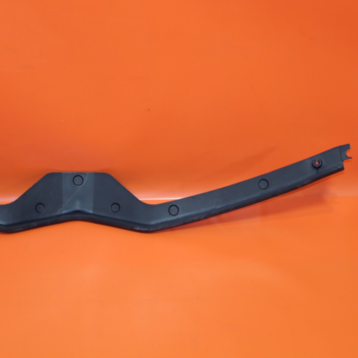 LAMBORGHINI URUS HOOD SEAL FRONT 2019 2020 2021 2022 2023 2024 4ML823124 OEM