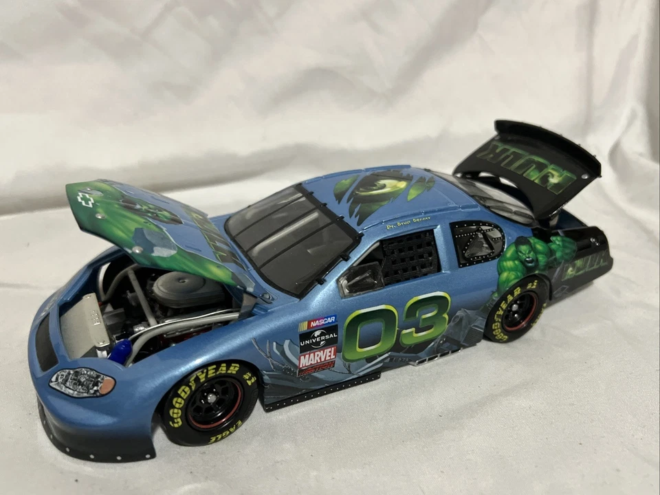 NASCAR Action 1/24 - Bruce Banner #03 Chevrolet Marvel Program Car Hulk 2003 Foto 2 de 4