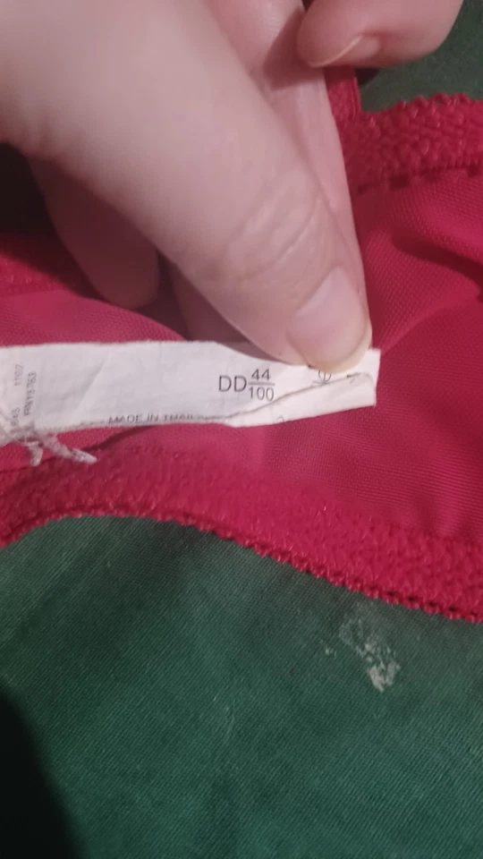 Sutiã sem fio de renda vermelho tamanho 44DD - Imagem 3 de 3