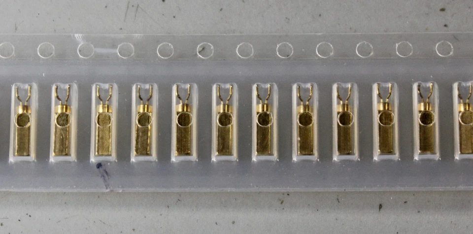 NUEVO **Lote de 10** Tenedor de Afinación Cristal 32.768kHz MICRO MS2V-TS DORADO Foto 4 de 4