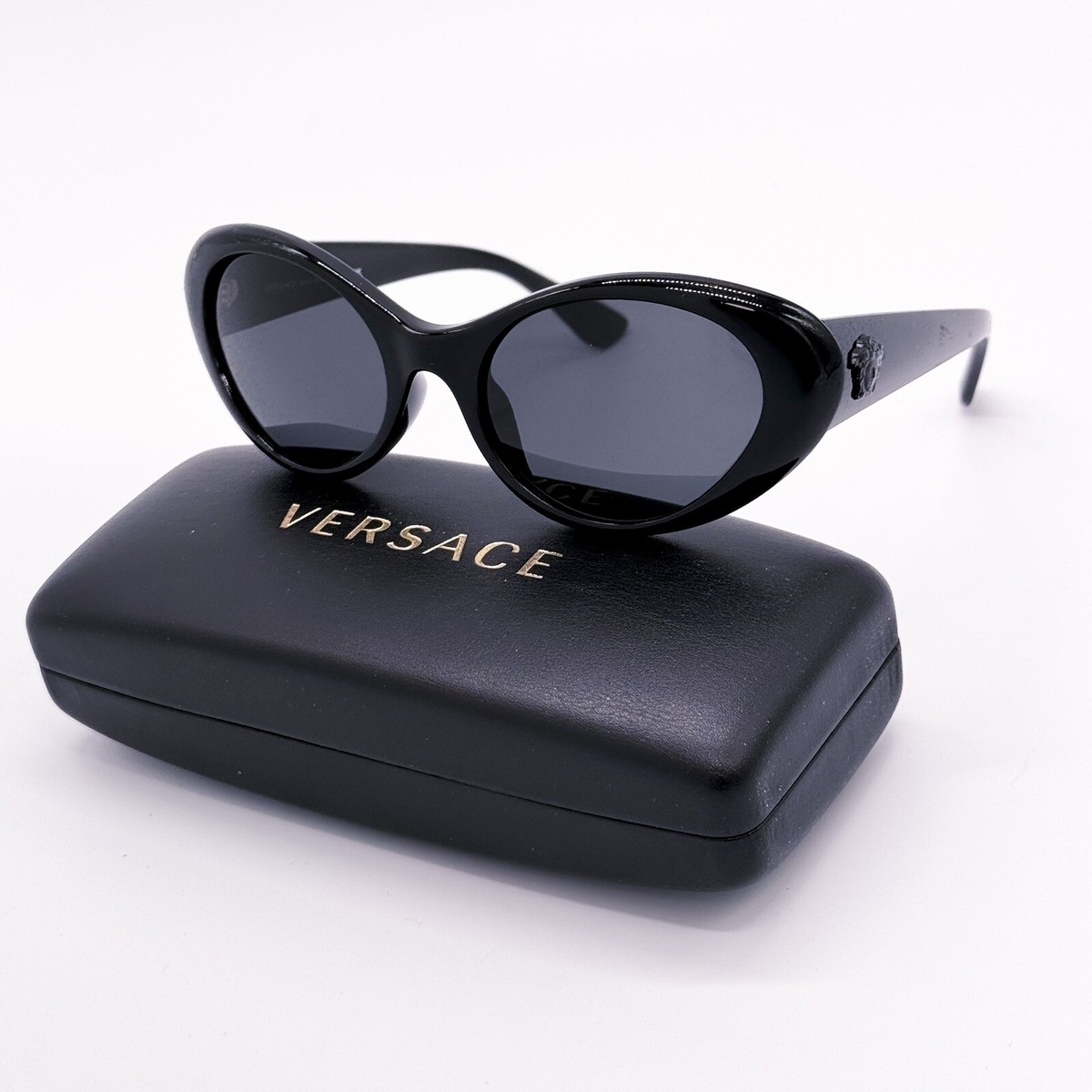 【VERSACE】ヴェルサーチェ★Women's Black Cat-Eye サングラス NEW VERSACE VE4455U GB1/87 BLACK CAT EYE WOMEN SUNGLASSES
