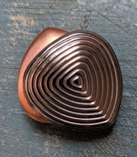 MAGNET THERAPY POWER HEART BROACH PAIN FITNESS