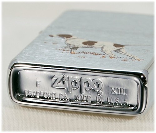 Zippo Ölanzünder Zeiger Hund 1997 Silber Messing Seidendruck Normaletui NEU - Bild 2 von 3