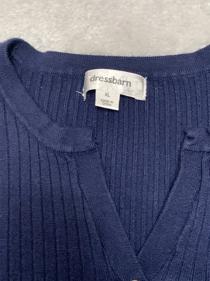 Camisa Dressbarn feminina XL azul marinho gola V manga 3/4 sustentável férias top - Imagem 4 de 4