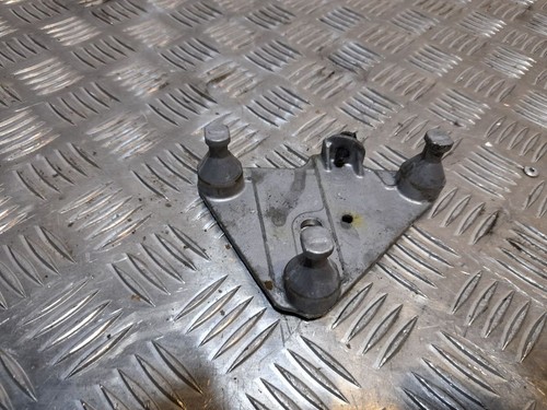 Mercedes-Benz E A207 2012 Halterung ABS Steuergerät A2074300010 ATV5916