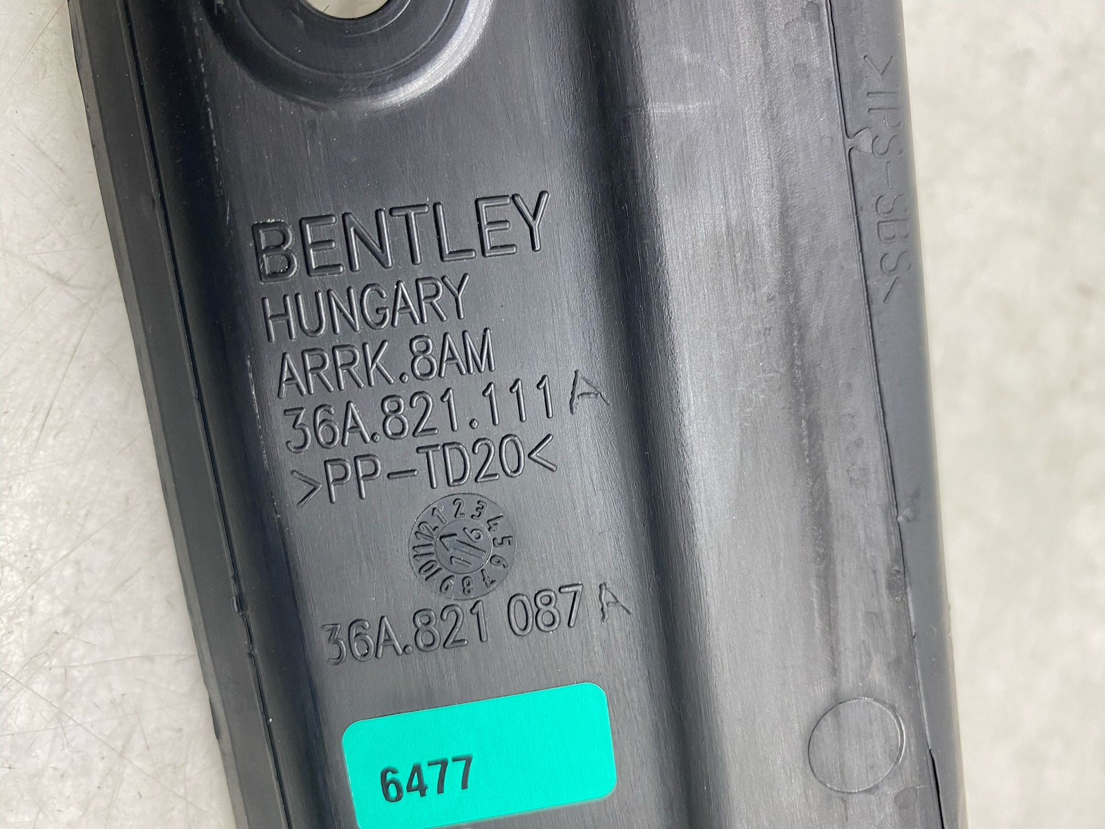 Bentley Bentayga 2016-2020 Front Left Molding P/N 36A821111A
