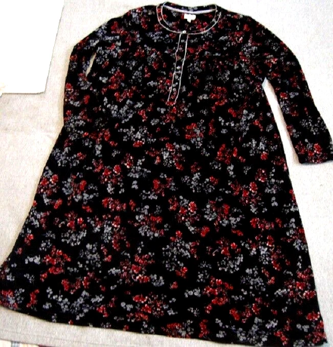 Camisón polar elástico colección ARIA 2x manga larga negro con rojo gris floral Foto 3 de 4