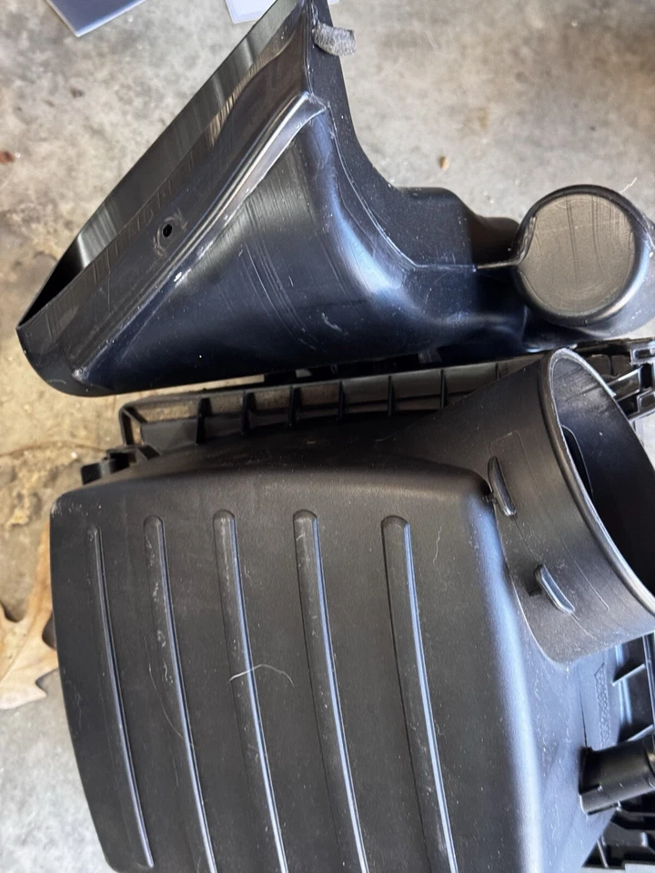 GENUINE OEM - 2024 Dodge Durango Hemi Air Intake Box Filter Housing Cleaner - Imagem 3 de 4