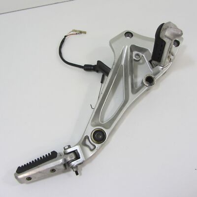 Suzuki GSX 550 ES GN71D EZ:85 Fußrastenanlage rechts B8182