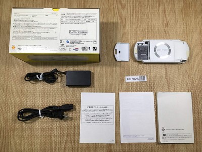 GD7026 PSP-1000 CERAMIC WHITE BOXED SONY PSP Console Japan