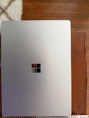 Microsoft surface laptop model 4 1950 - i5, 256 gb, 8gb ram