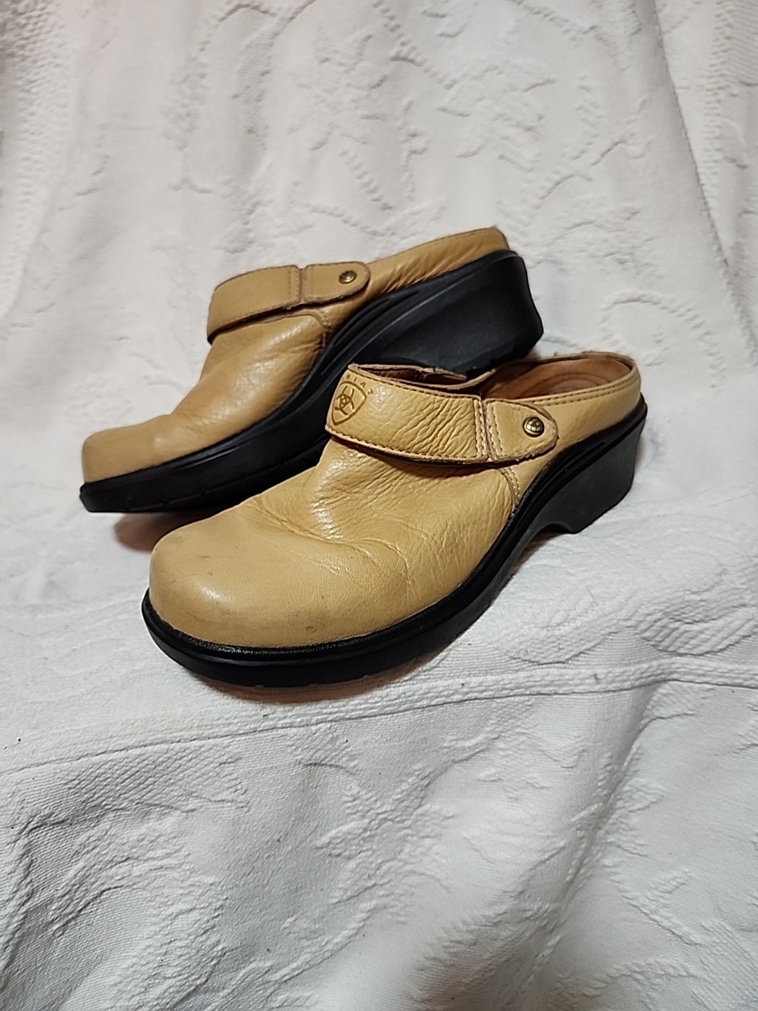 Women's Ariat Tan Leather Clogs Or Mules With Ankle Strap Size 6.5B