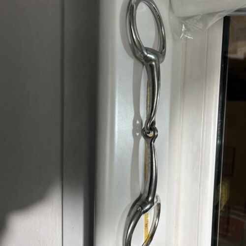 Shires Flat Ring Eggbutt Snaffle - Picture 2 of 3