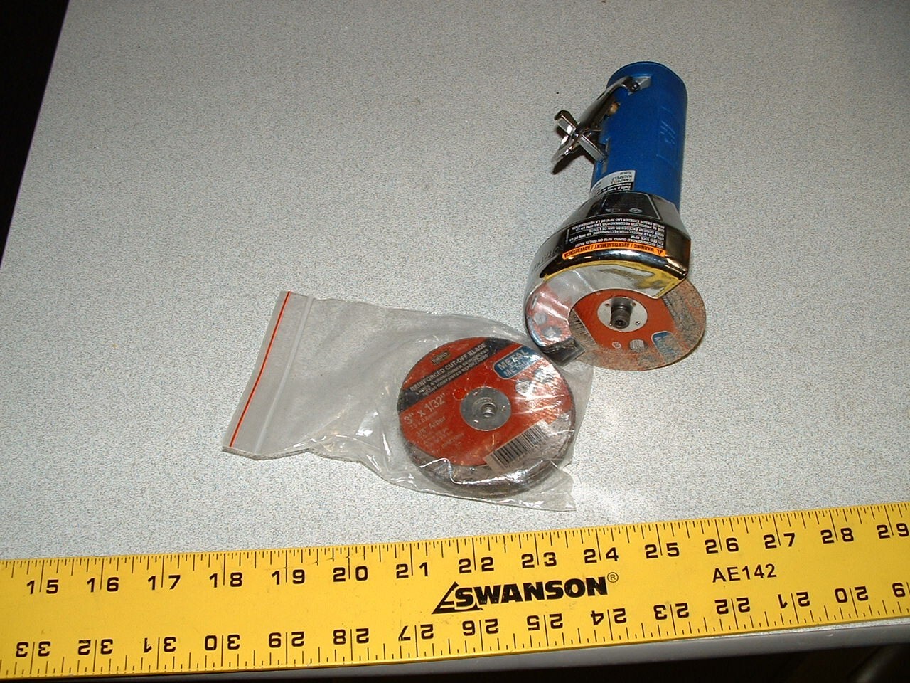 Campbell Hausfeld Air Cut-off Tool - Model TL0535 w/ Discs