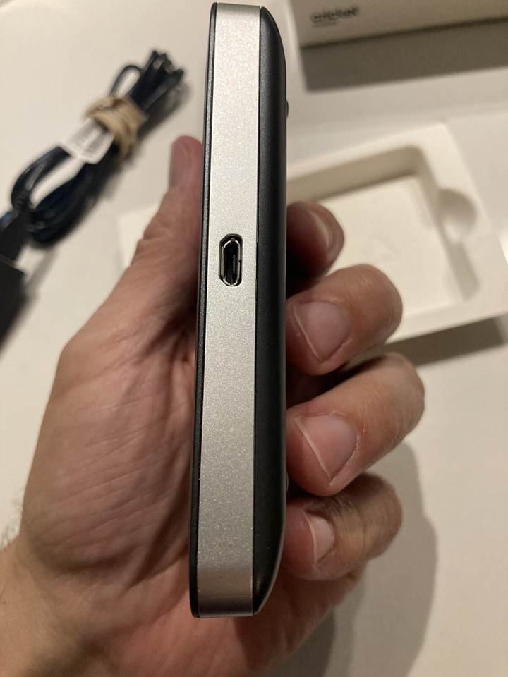 Netgear Turbo Mobile Hotspot Cricket Wireless TESTED / LCD Display / 15