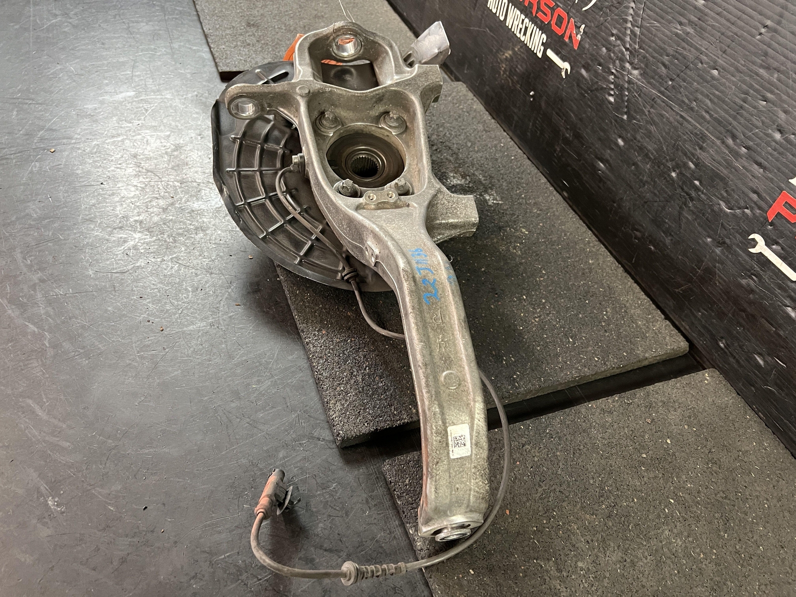 14-17 MASERATI GHIBLI FRONT PASSENGER RIGHT KNEE KNUCKLE ASSEMBLY AWD SQ4