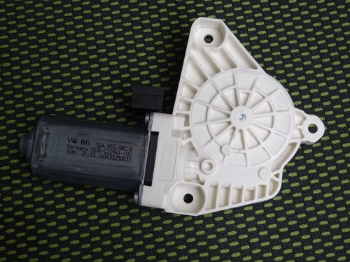 Original VW Passat 3G B8 Fensterhebermotor vorne rechts 5Q4959802B
