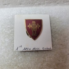 U.S. Army DI Pin Field Artillery School SUI IRA Green G23 Made in USA Gold Toned