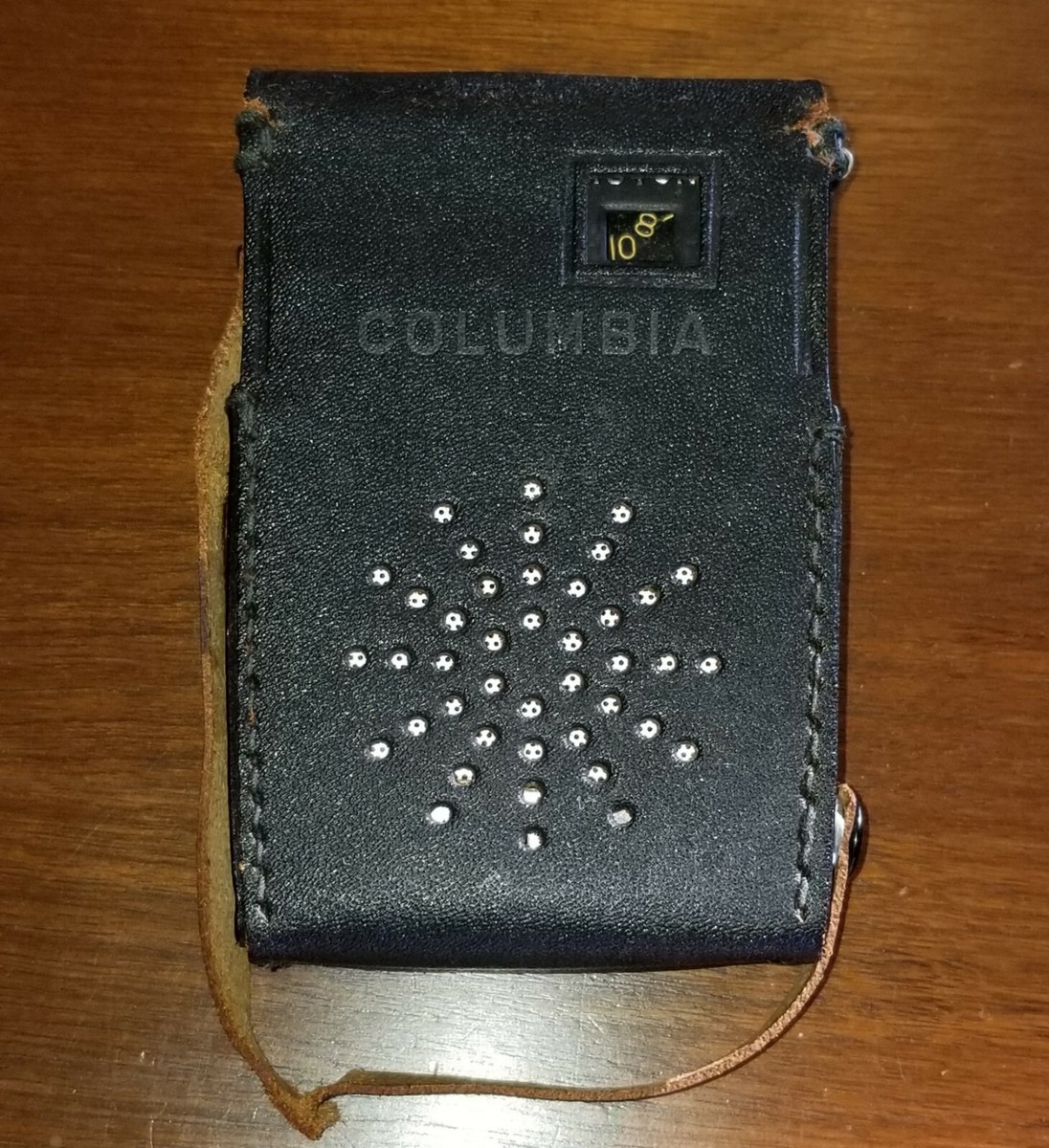 VINTAGE COLUMBIA 6 TRANSISTOR RADIO w/Leather Case (WORKS VINTAGE COLUMBIA 6 TRANSISTOR RADIO w/Leather Case (WORKS