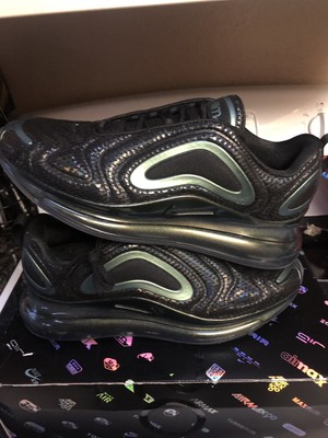 nike air max 720 iridescent trainers in black