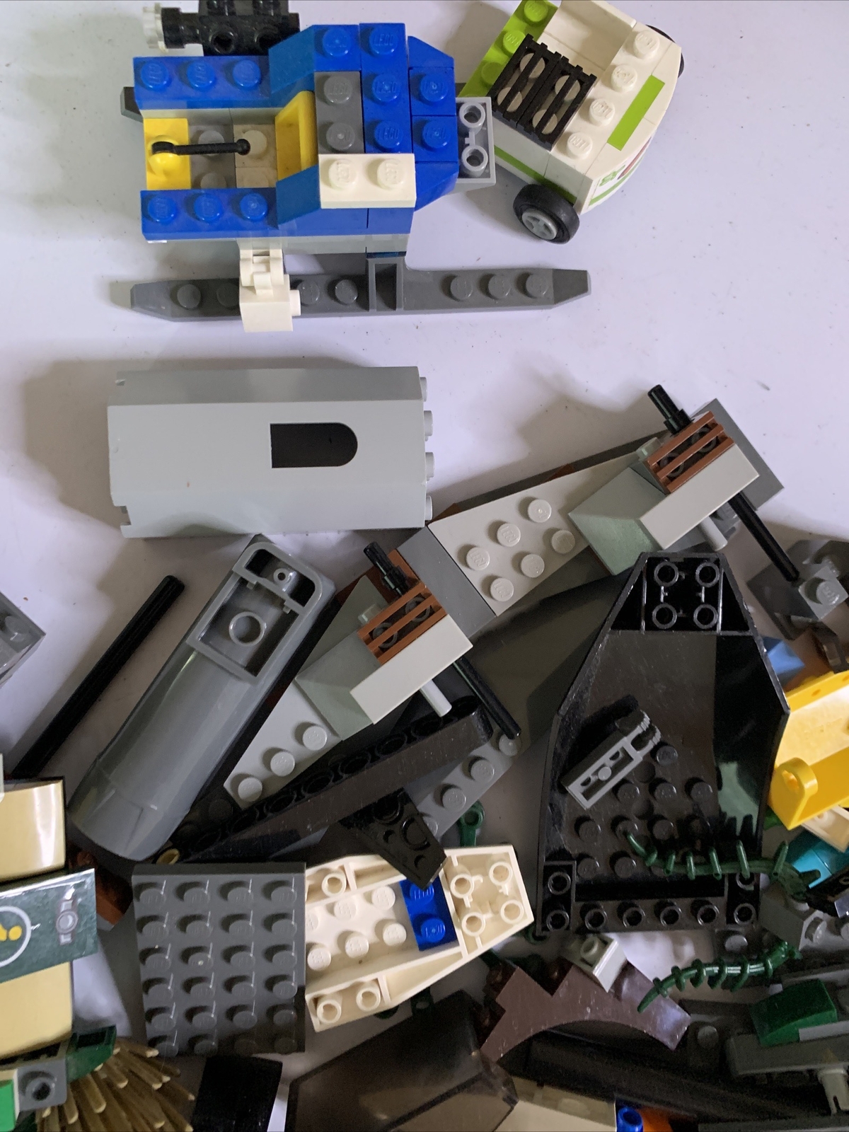Genuine Lego Bulk Lot Helicopter Cars Tractor Wheels Technic Various 2kg - Picture 14 of 18