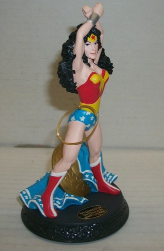 HALLMARK WONDER WOMAN MODERN AGE COLLECTIBLE FIGURINE - DC COMICS/1996 - Picture 3 of 5
