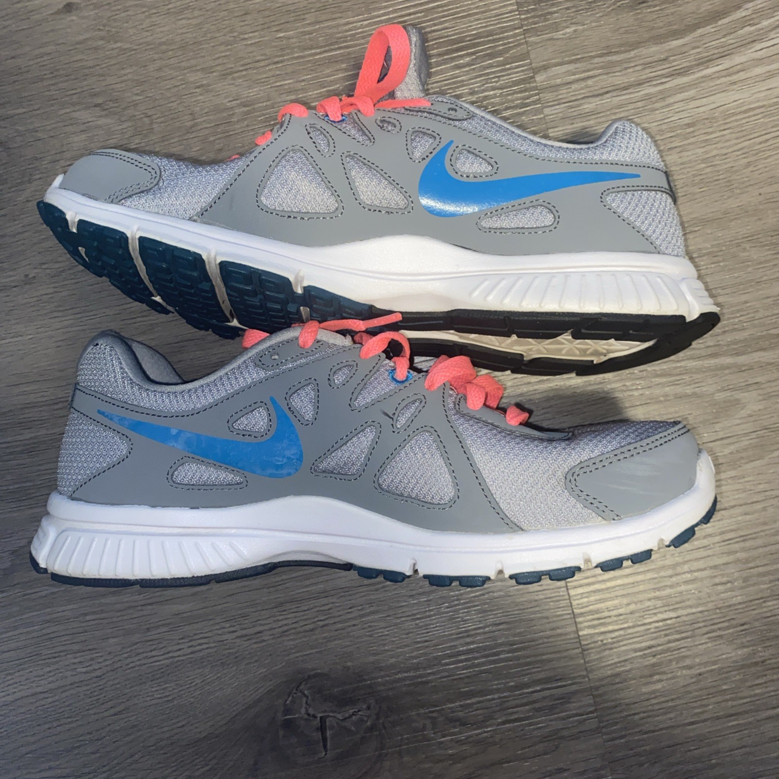Nike Revolution 2-Grey Blue Neon Hot Pink Laces Women's size 9