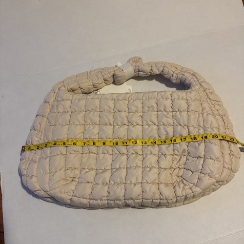 Brandneu mit Etikett COS übergroße gesteppte Schultertasche beige cremeweiß große Stoffblase - Bild 10 von 11